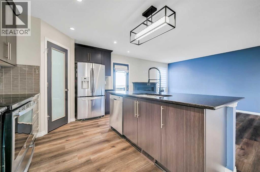 276 Viewpointe Terrace, Chestermere, Alberta  T1X 0T2 - Photo 7 - A2266858