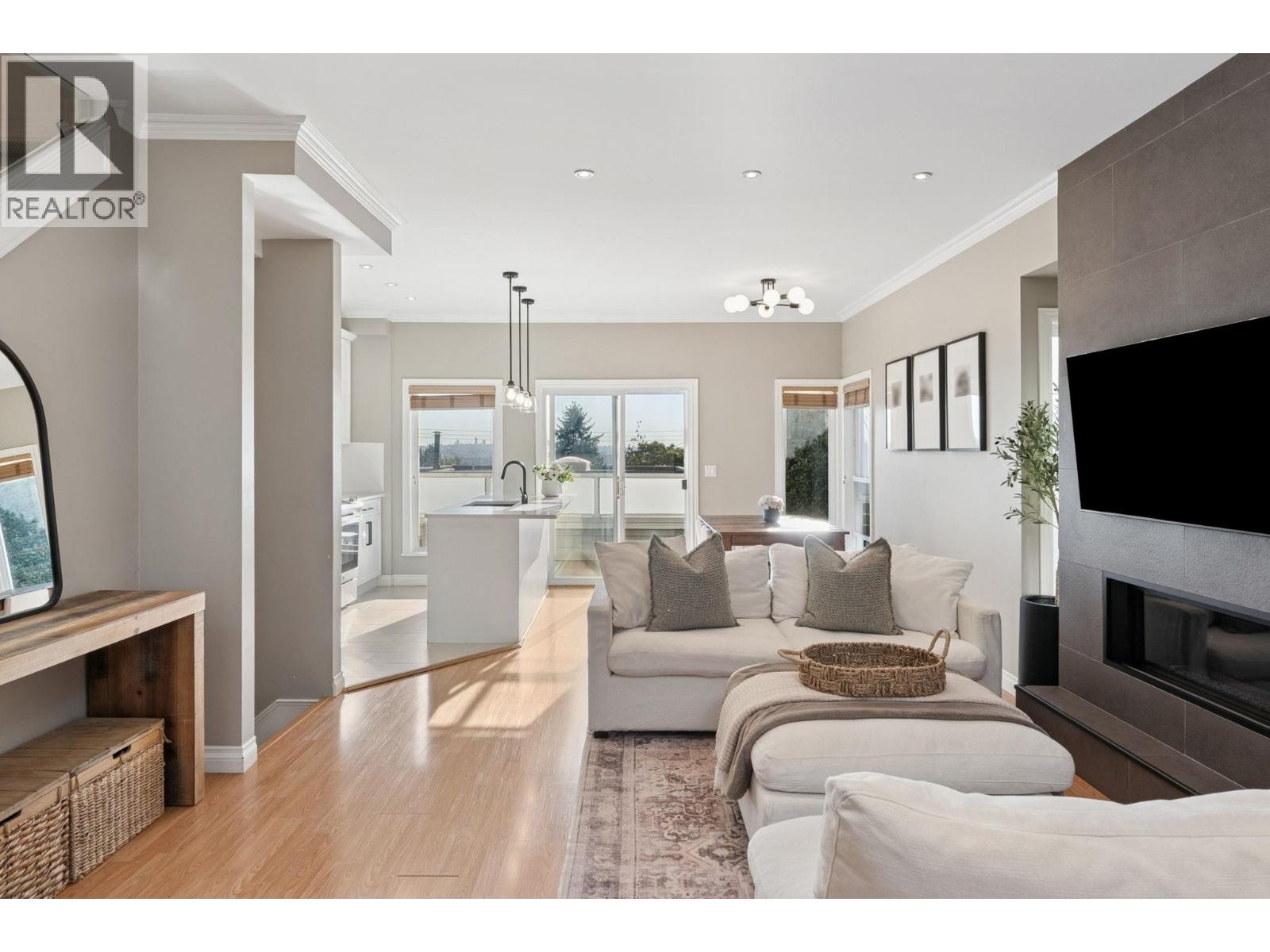 333 E Keith Road, North Vancouver, British Columbia  V7L 1V6 - Photo 12 - R3058381