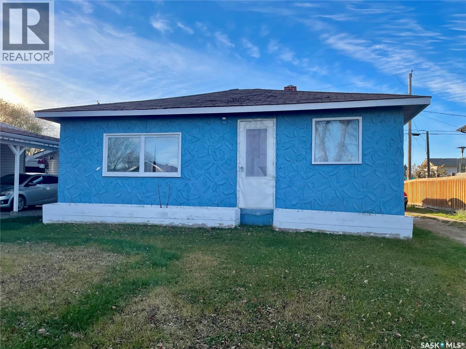 303 1st STREET W, meadow lake, Saskatchewan