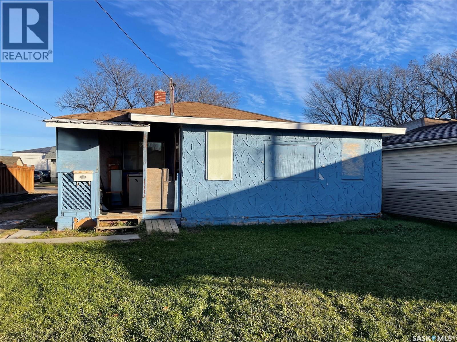 303 1st Street W, Meadow Lake, Saskatchewan  S9X 1Y5 - Photo 13 - SK023672