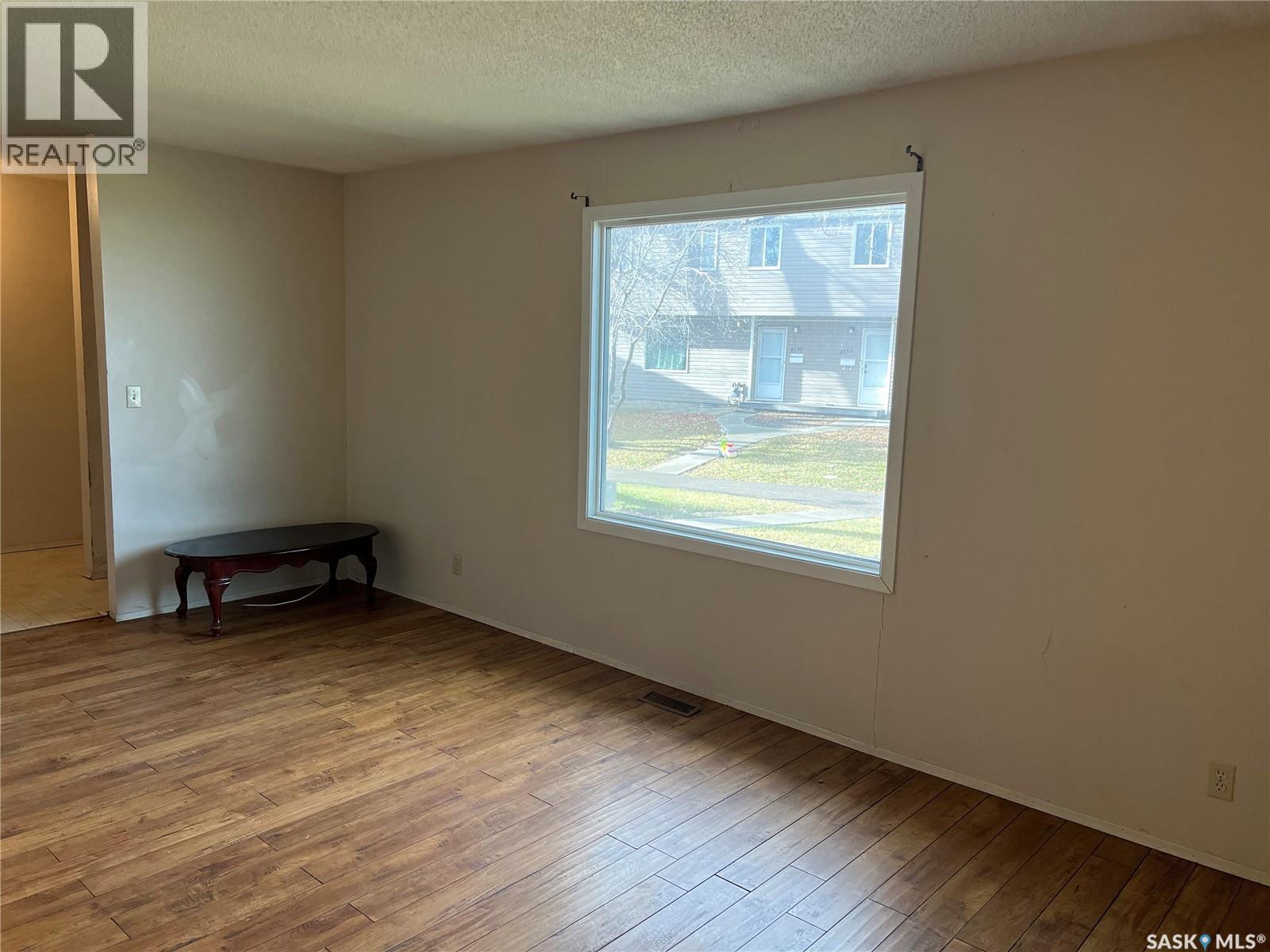 4036 Castle Road, Regina, Saskatchewan  S4S 6A4 - Photo 4 - SK023668