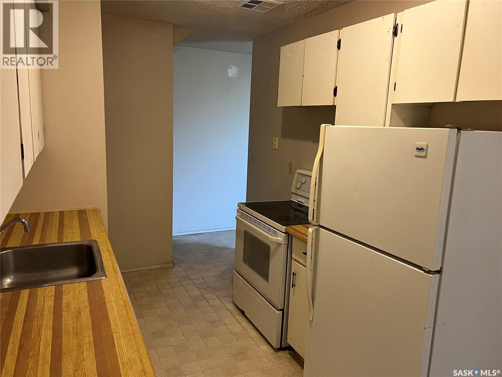 4036 Castle Road, Regina, Saskatchewan  S4S 6A4 - Photo 7 - SK023668