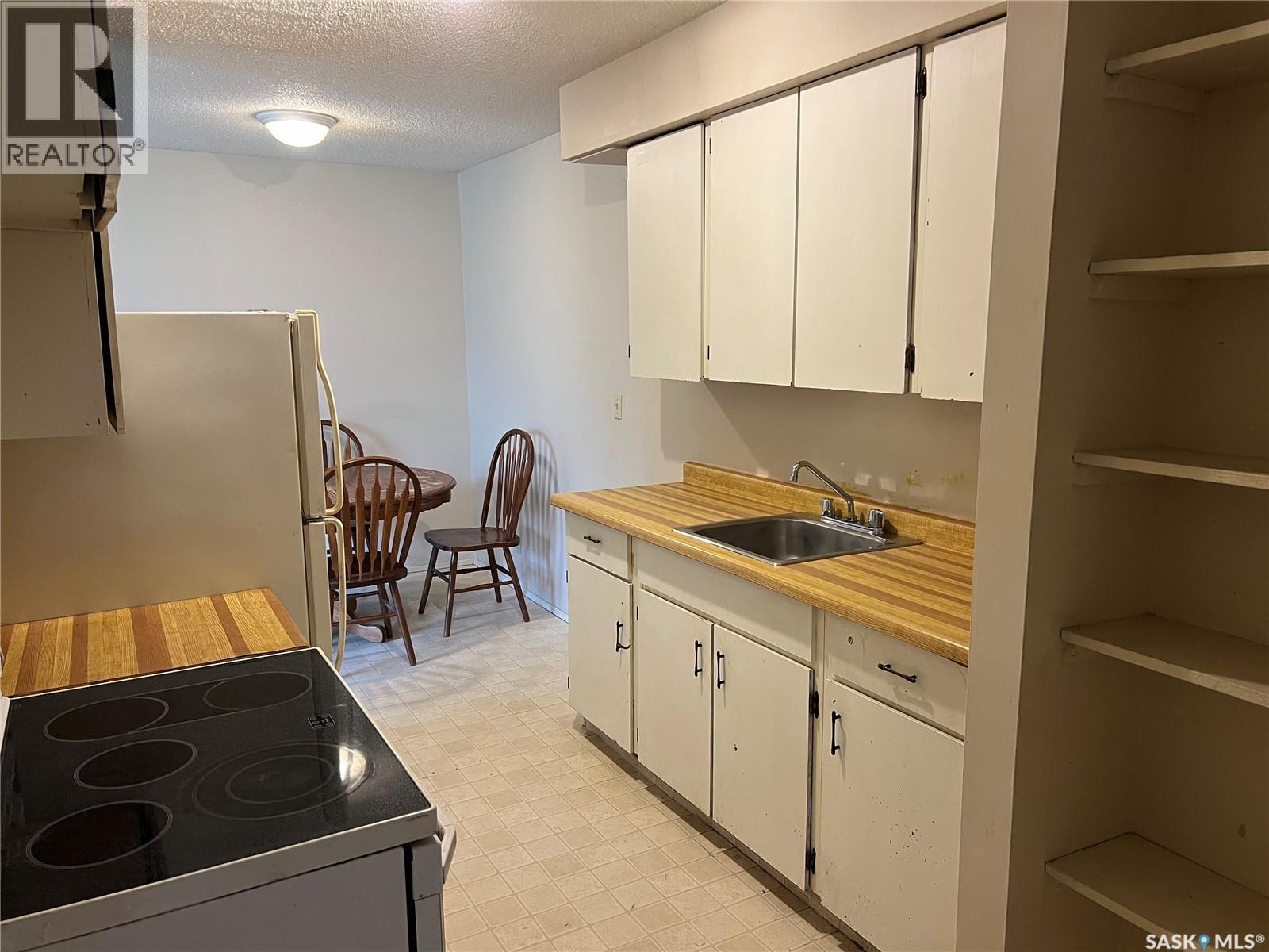 4036 Castle Road, Regina, Saskatchewan  S4S 6A4 - Photo 8 - SK023668