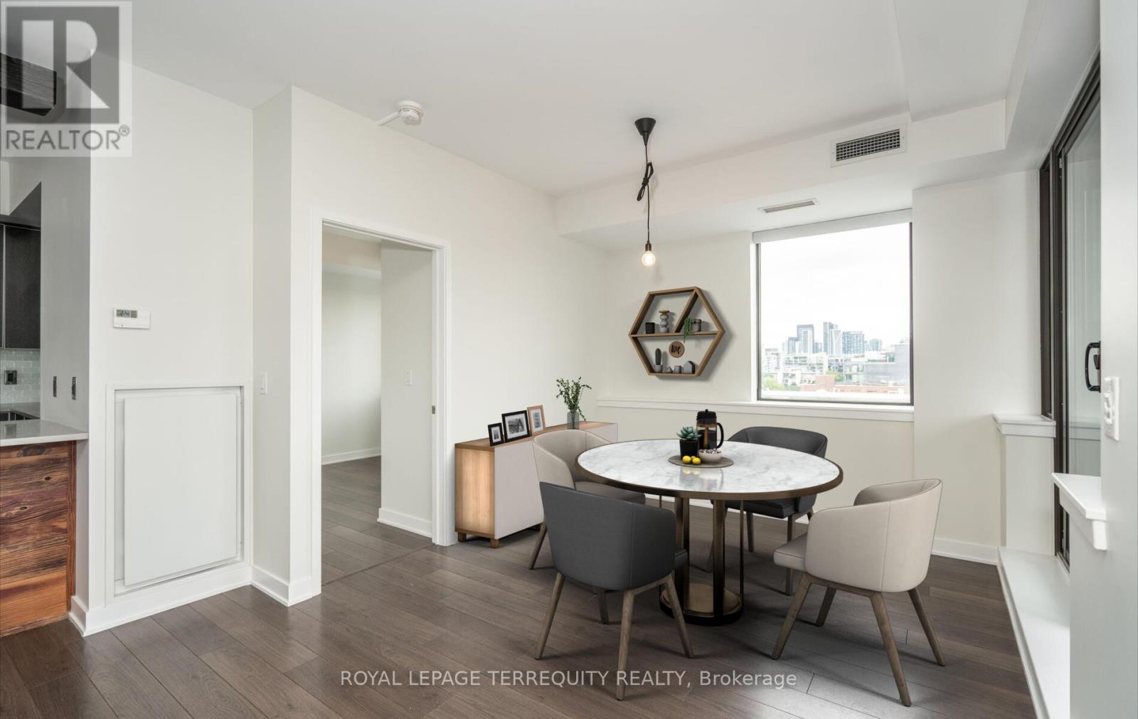 1009 - 400 Wellington Street W, Toronto, Ontario  M5V 0B5 - Photo 6 - C12523888