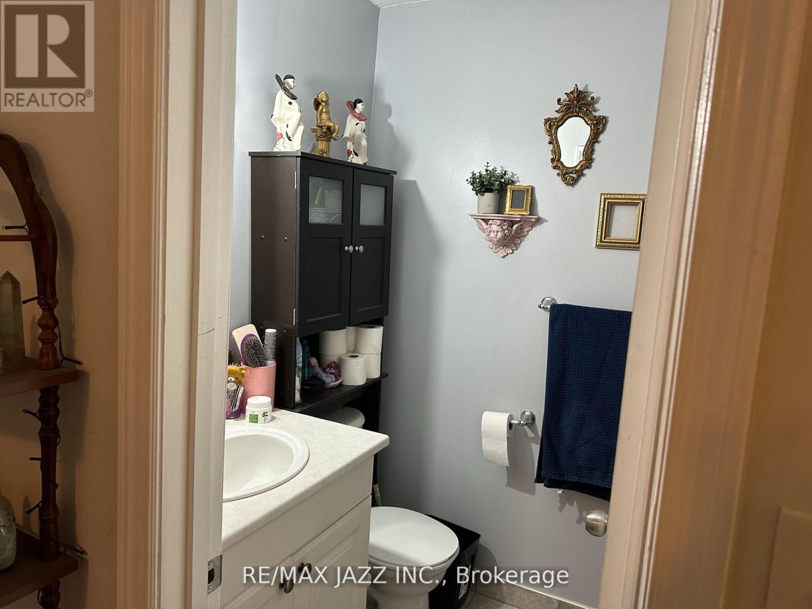 2 - 43 Wayne Avenue, Oshawa, Ontario L1G 3P8 - Photo 2 - E12524102
