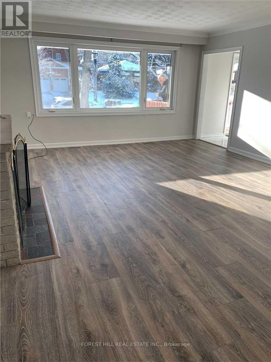 154 Northwood Drive, Toronto, Ontario  M2M 2K3 - Photo 7 - C12377704