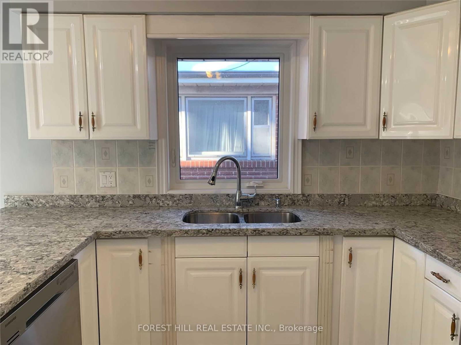 154 Northwood Drive, Toronto, Ontario  M2M 2K3 - Photo 12 - C12377704