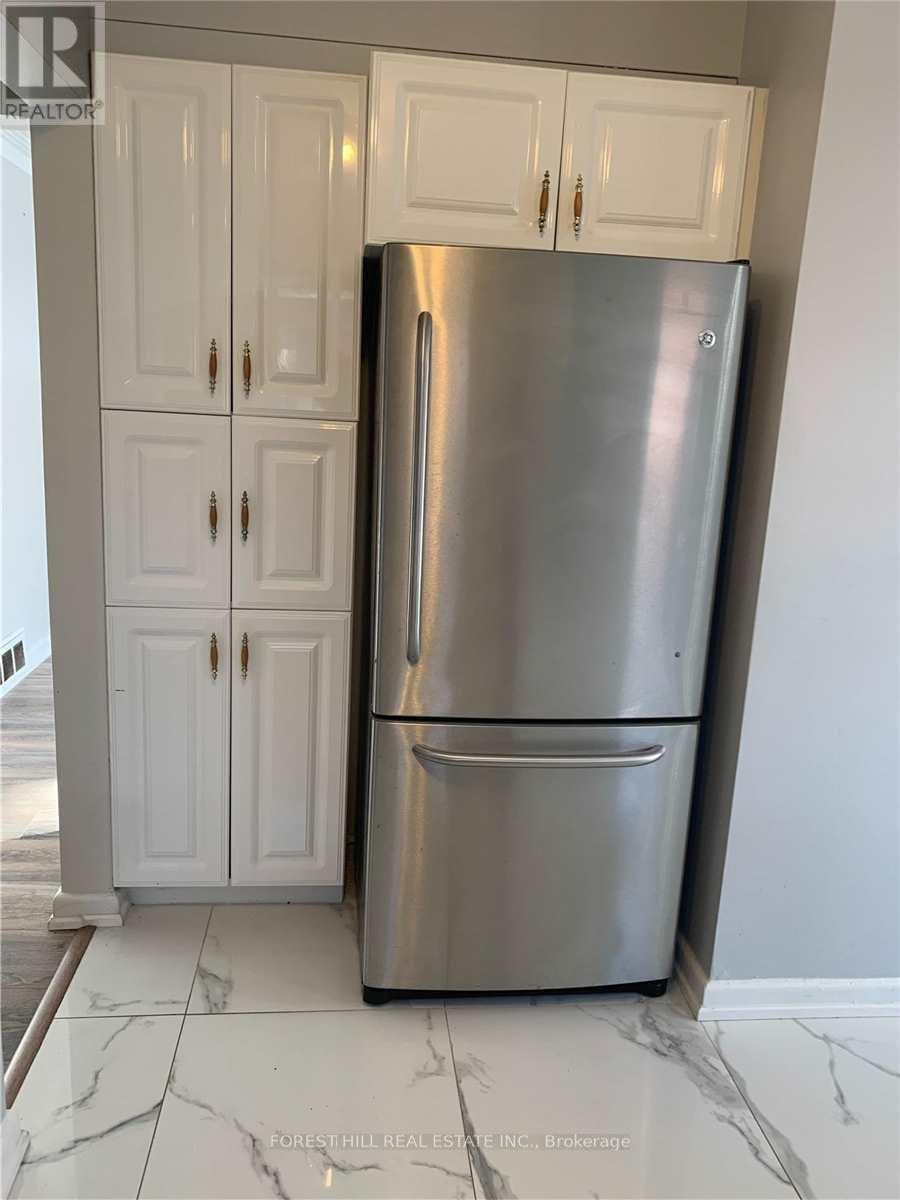 154 Northwood Drive, Toronto, Ontario  M2M 2K3 - Photo 13 - C12377704