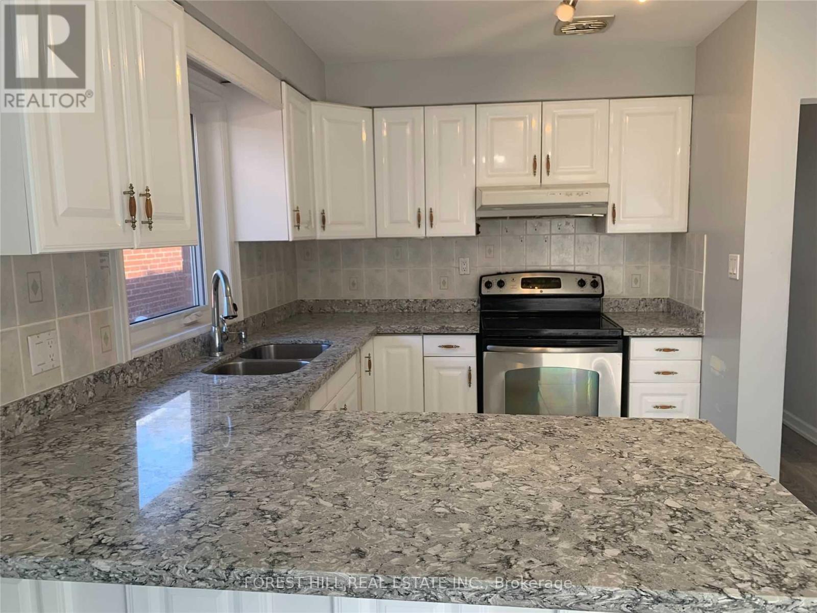 154 Northwood Drive, Toronto, Ontario  M2M 2K3 - Photo 9 - C12377704