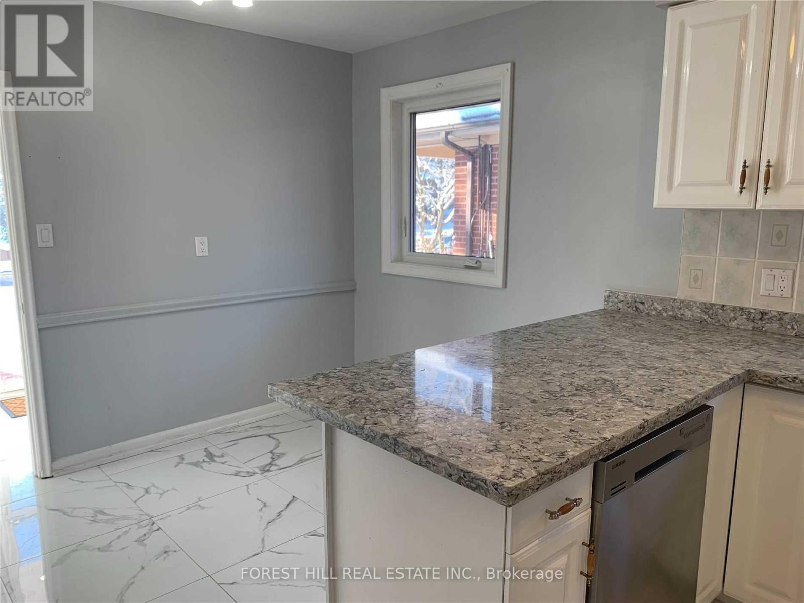 154 Northwood Drive, Toronto, Ontario  M2M 2K3 - Photo 11 - C12377704