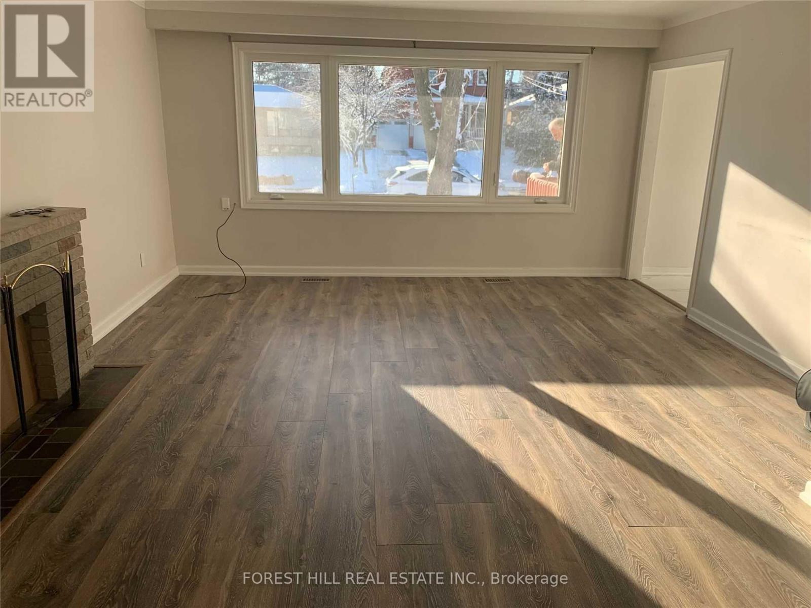 154 Northwood Drive, Toronto, Ontario  M2M 2K3 - Photo 8 - C12377704