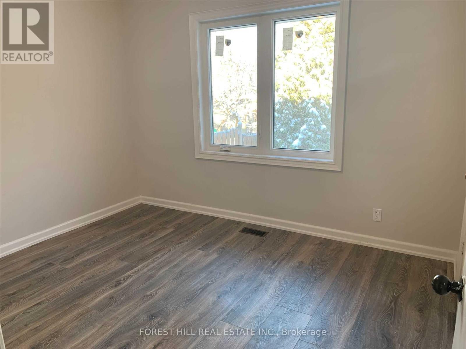 154 Northwood Drive, Toronto, Ontario  M2M 2K3 - Photo 17 - C12377704