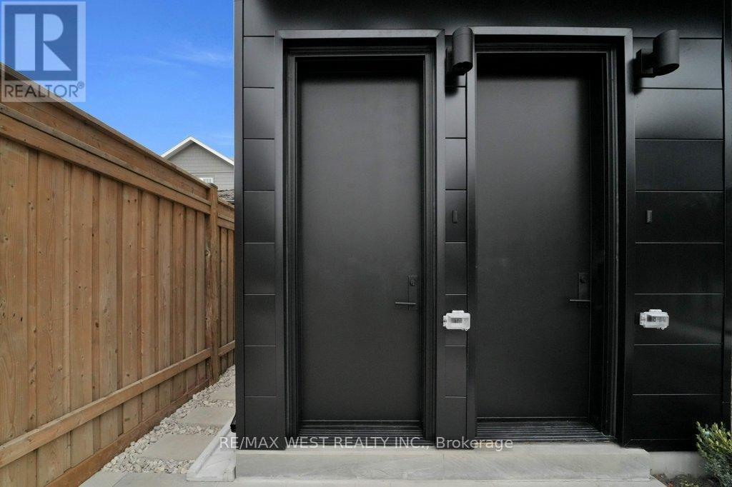 C - 661 Winona Drive, Toronto, Ontario M6C 3V6 - Photo 2 - C12470406