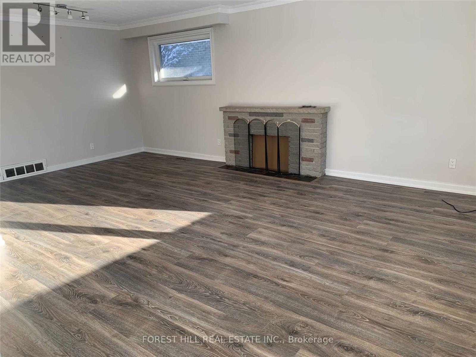 154 Northwood Drive, Toronto, Ontario  M2M 2K3 - Photo 6 - C12377704