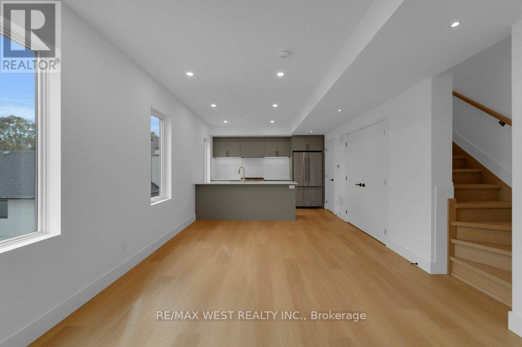 C - 661 Winona Drive, Toronto, Ontario M6C 3V6 - Photo 5 - C12470406