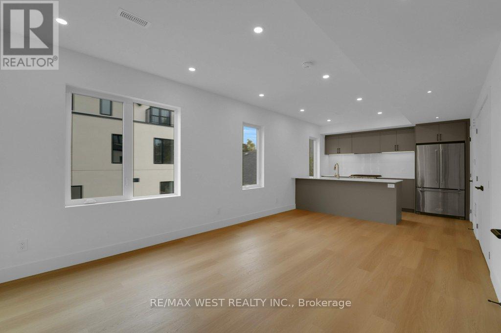 C - 661 Winona Drive, Toronto, Ontario M6C 3V6 - Photo 4 - C12470406