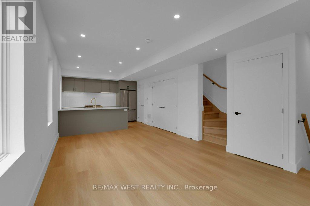 C - 661 Winona Drive, Toronto, Ontario M6C 3V6 - Photo 6 - C12470406