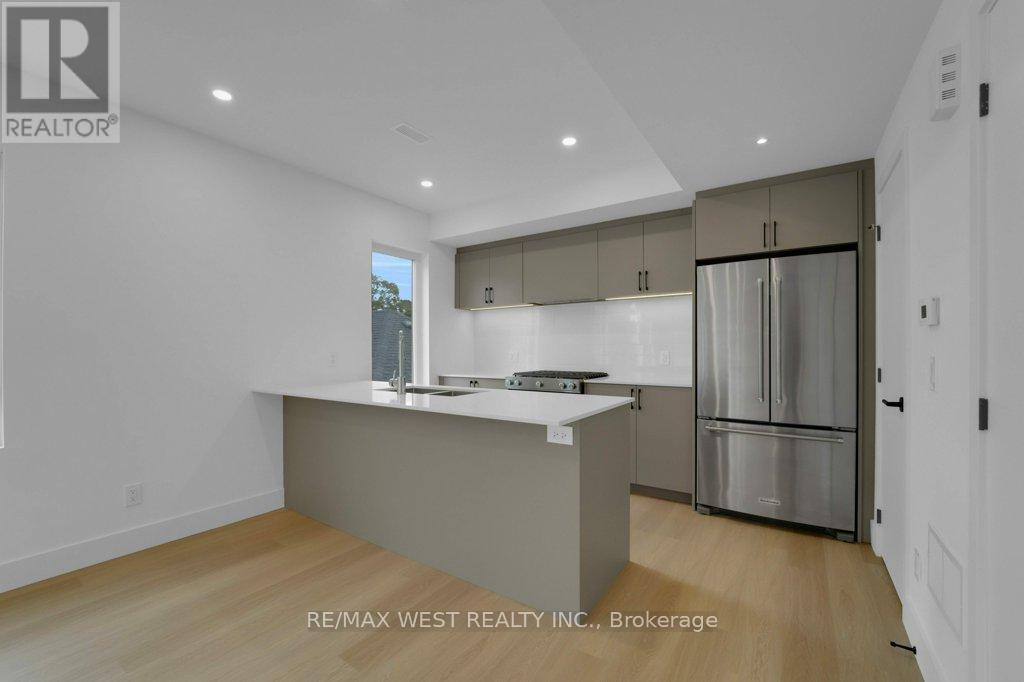 C - 661 Winona Drive, Toronto, Ontario M6C 3V6 - Photo 7 - C12470406