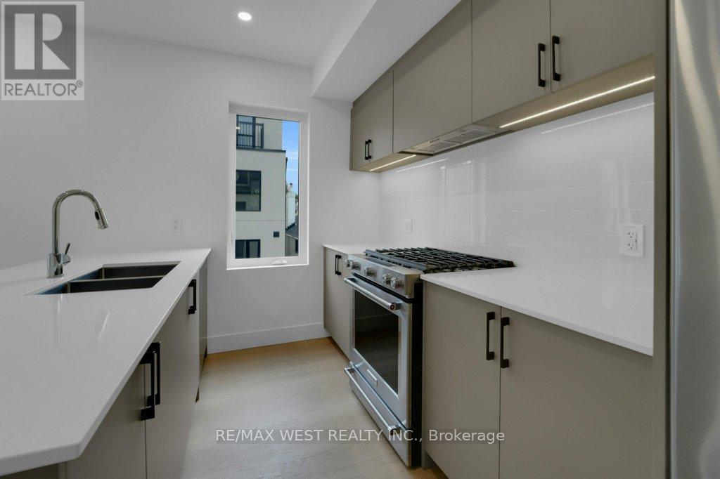 C - 661 Winona Drive, Toronto, Ontario M6C 3V6 - Photo 8 - C12470406