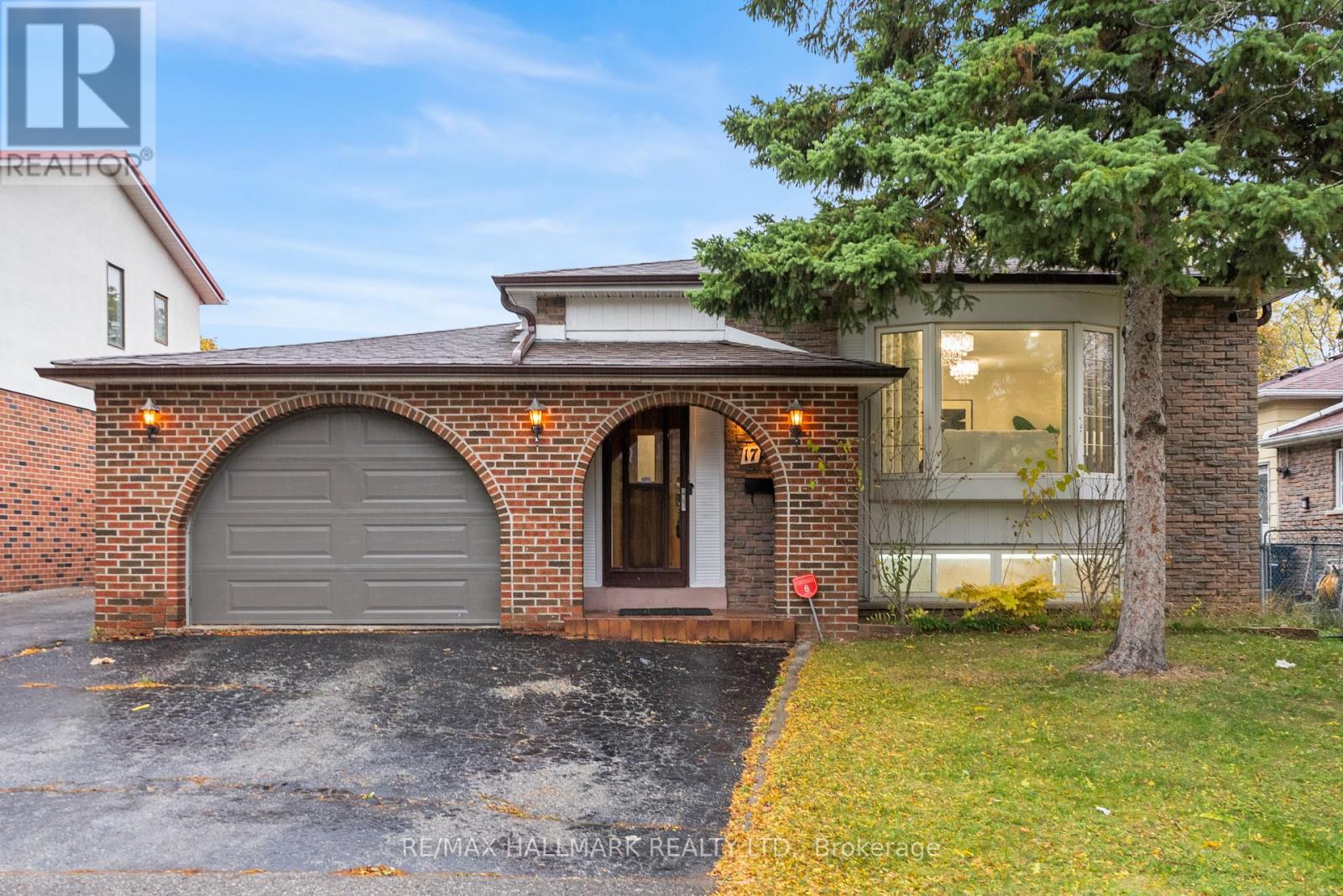 17 DUNSFOLD DRIVE, Toronto, Ontario