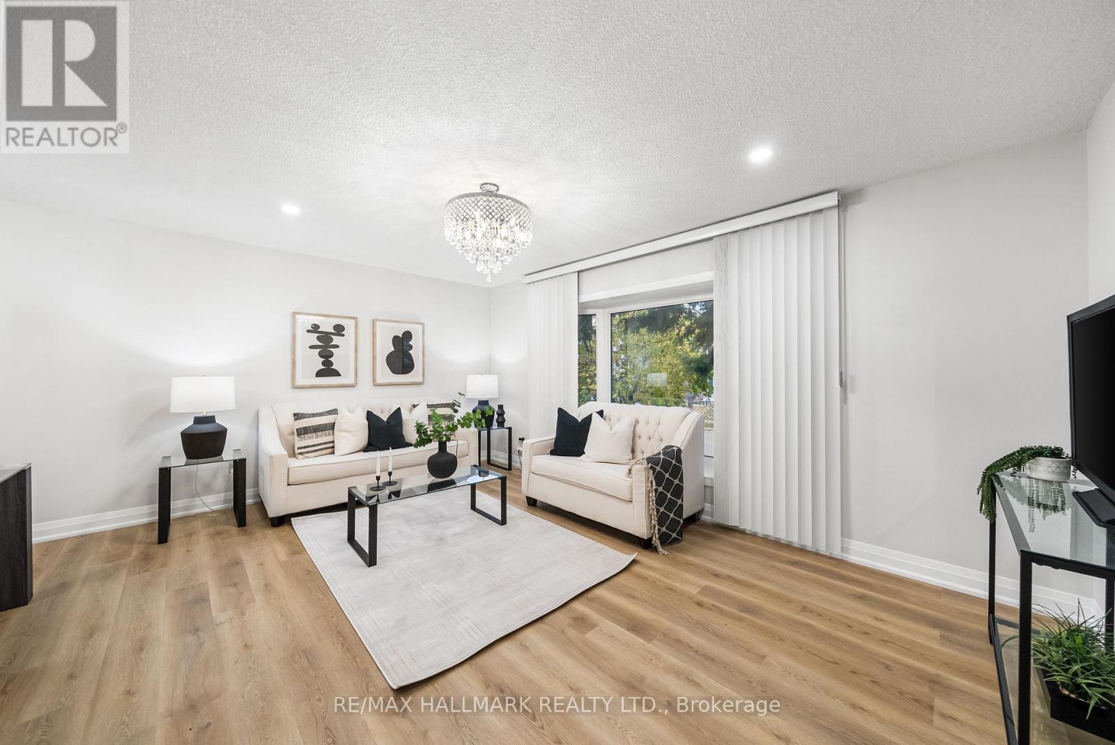 17 Dunsfold Drive, Toronto, Ontario  M1B 1T5 - Photo 5 - E12523862