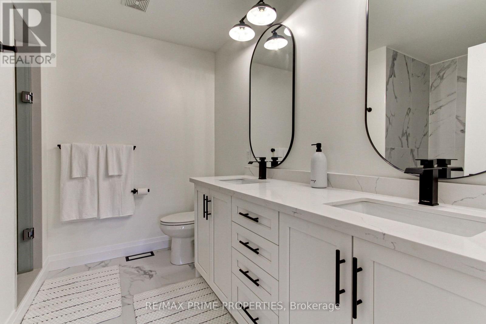 39 Scotia Road, Georgina, Ontario L0E 1R0 - Photo 16 - N12390439