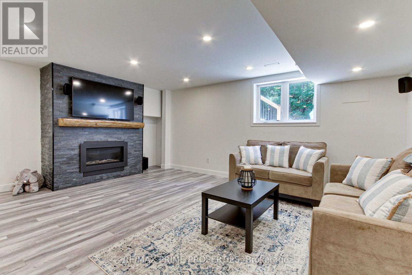 39 Scotia Road, Georgina, Ontario L0E 1R0 - Photo 27 - N12390439