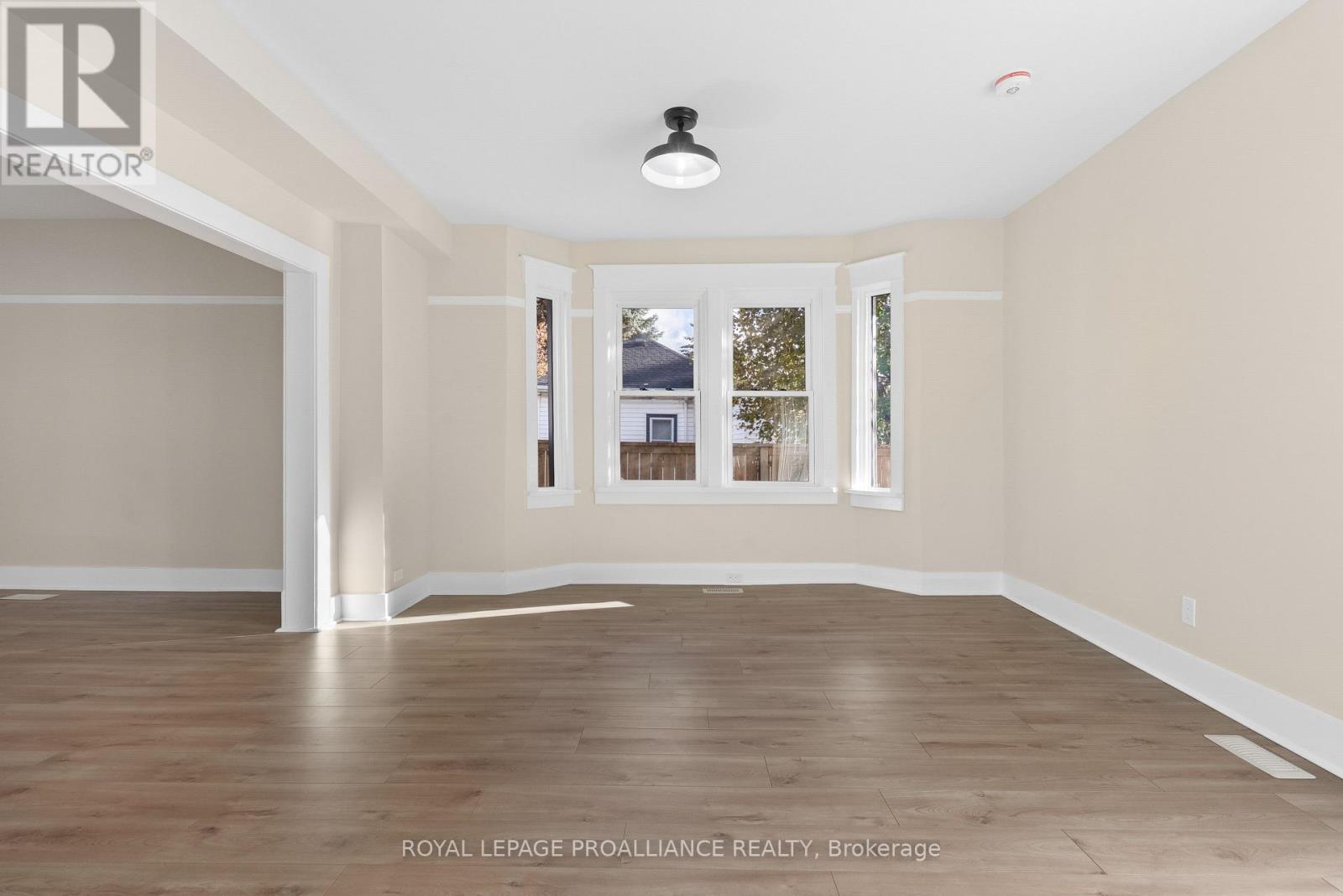 97 Donald Street S, Belleville, Ontario K8P 2J6 - Photo 11 - X12523940