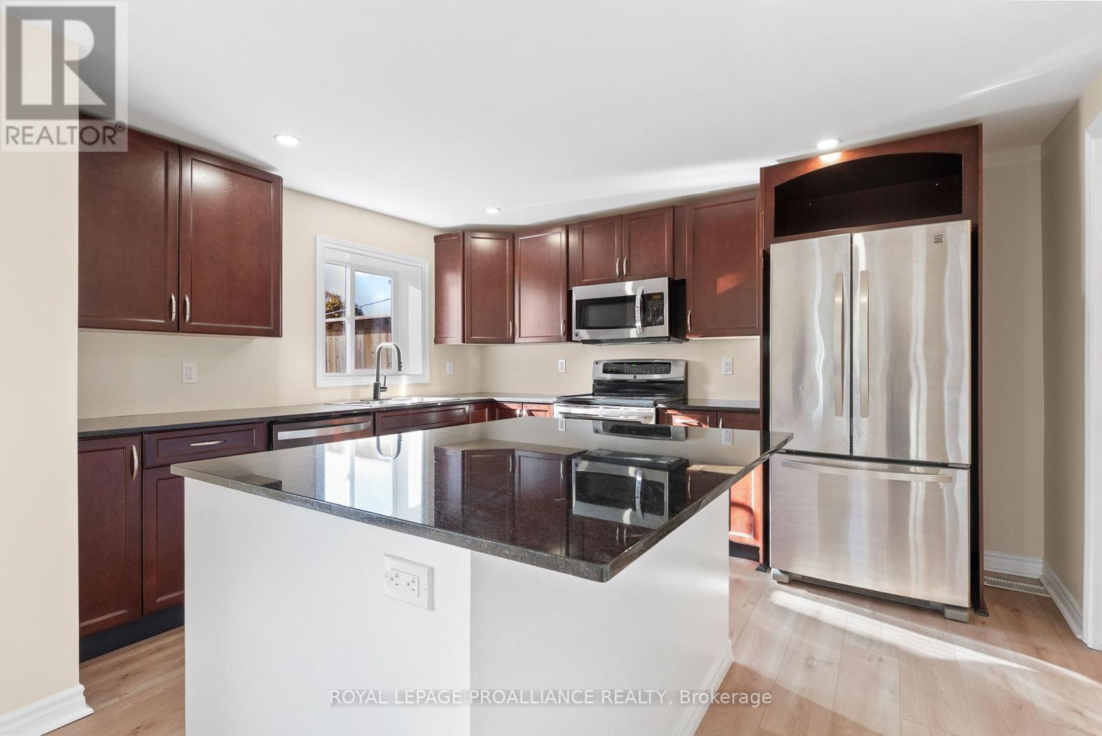 97 Donald Street S, Belleville, Ontario K8P 2J6 - Photo 13 - X12523940