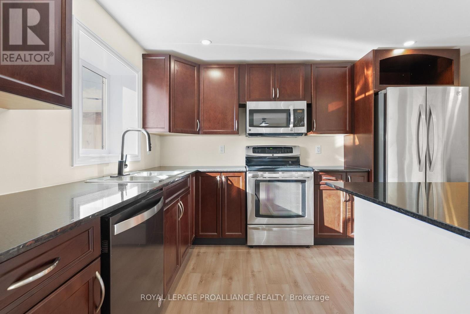 97 Donald Street S, Belleville, Ontario K8P 2J6 - Photo 14 - X12523940