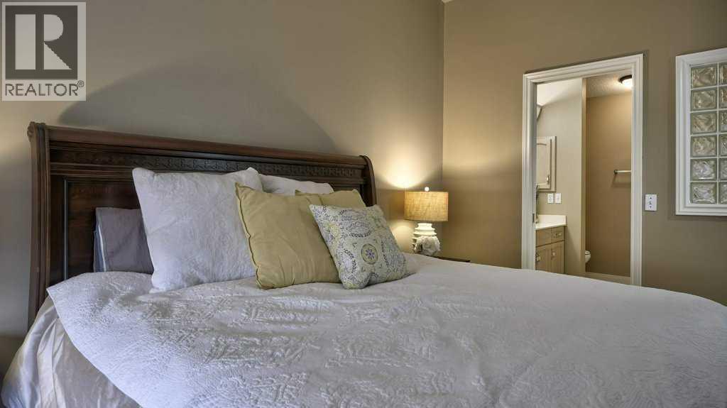 138 Sierra Morena Green Sw, Calgary, Alberta  T3H 3E4 - Photo 22 - A2268938