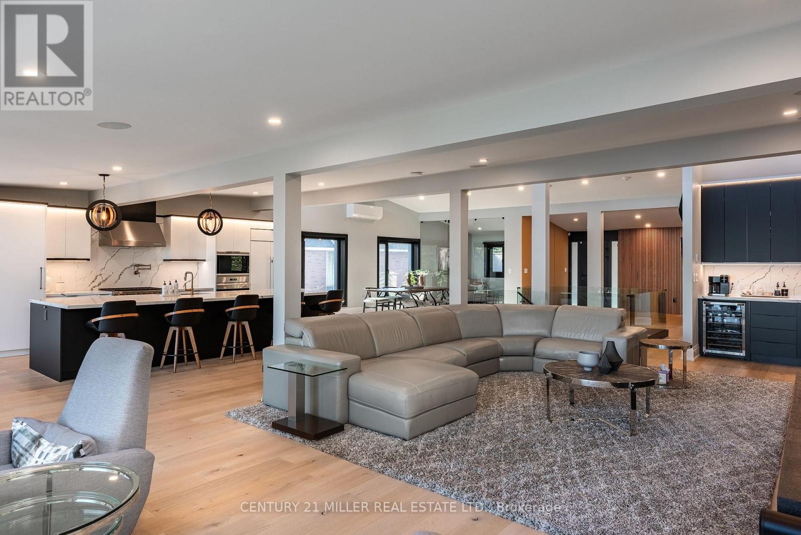 121 Edgecliffe Place, Burlington, Ontario  L7L 3Z2 - Photo 17 - W12522546