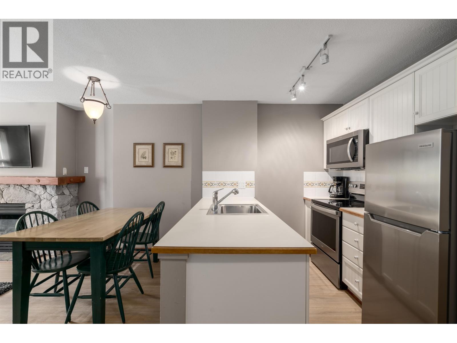 243 4800 Spearhead Drive, Whistler, British Columbia  V0N 1B4 - Photo 10 - R3065810