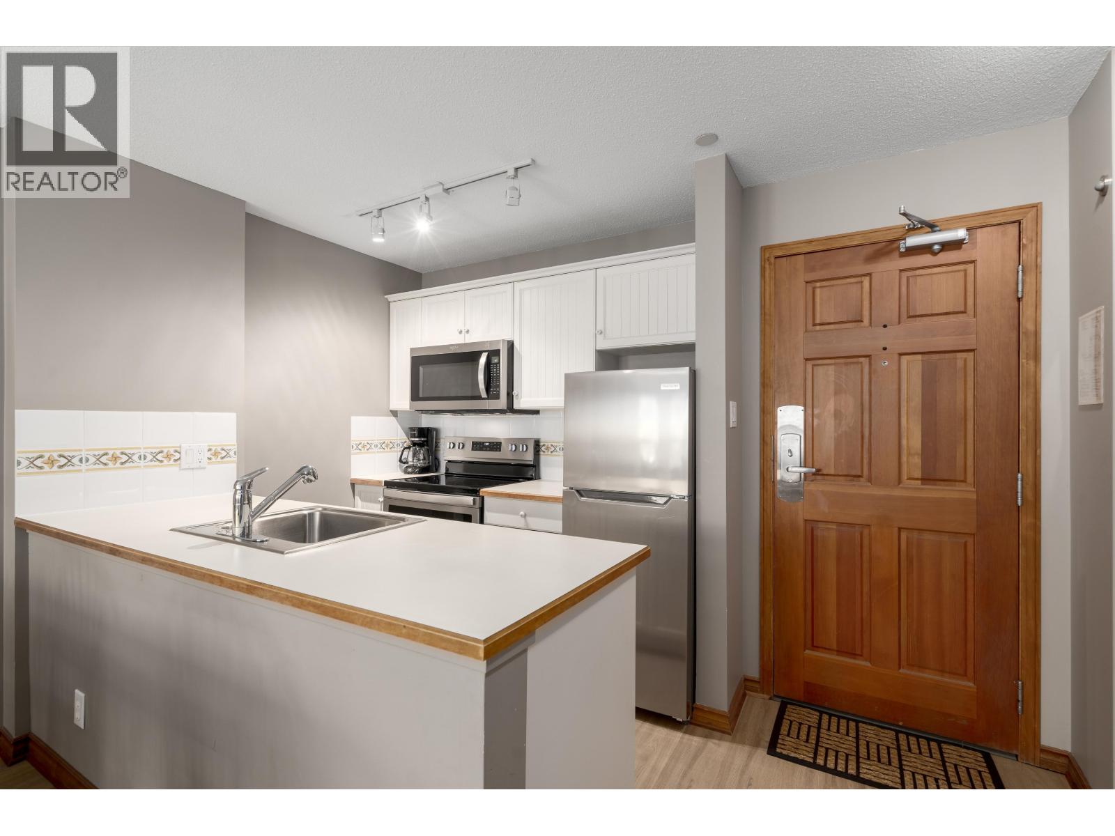 243 4800 Spearhead Drive, Whistler, British Columbia  V0N 1B4 - Photo 8 - R3065810