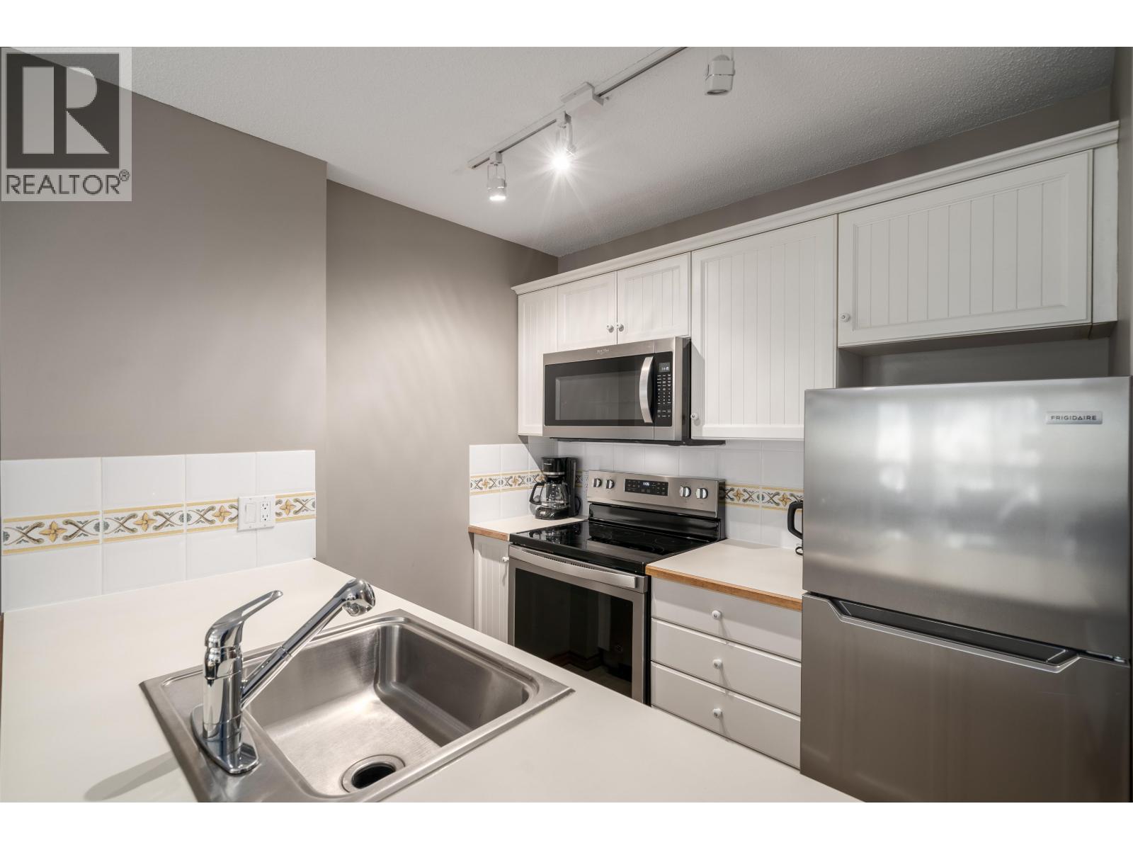 243 4800 Spearhead Drive, Whistler, British Columbia  V0N 1B4 - Photo 9 - R3065810