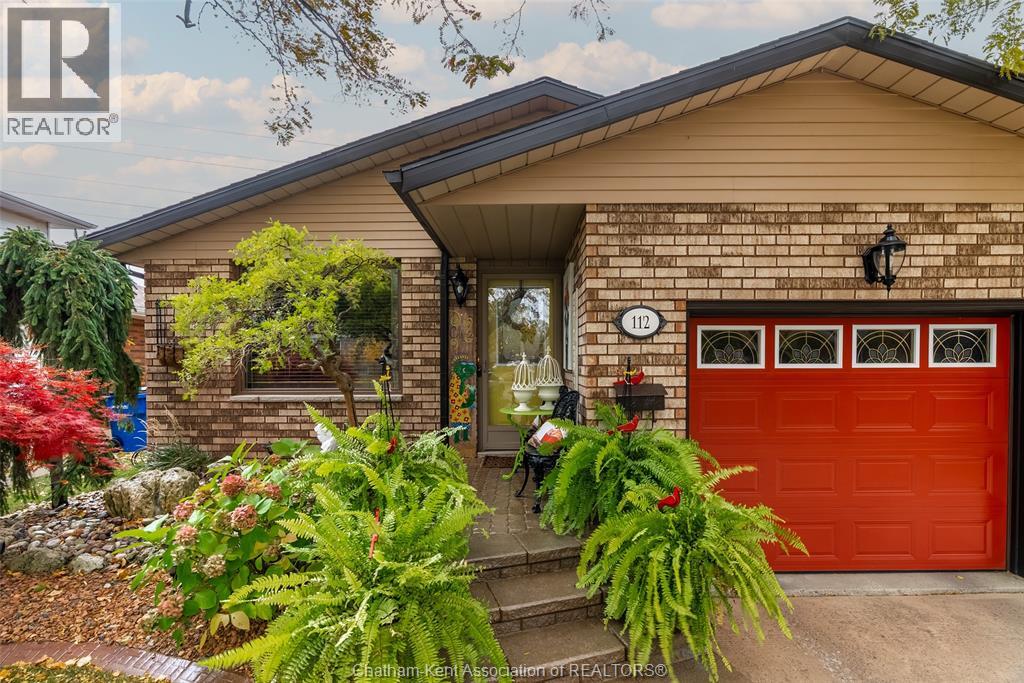 112 Goldpark Road, Chatham, Ontario N7L 4Y1 - Photo 3 - 25028031