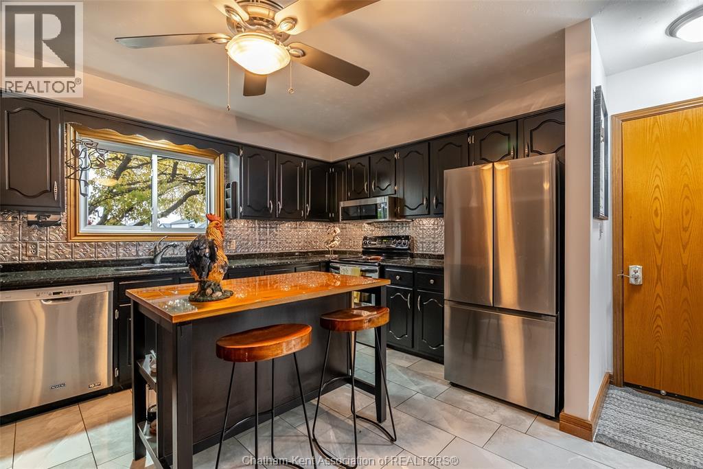 112 Goldpark Road, Chatham, Ontario N7L 4Y1 - Photo 9 - 25028031