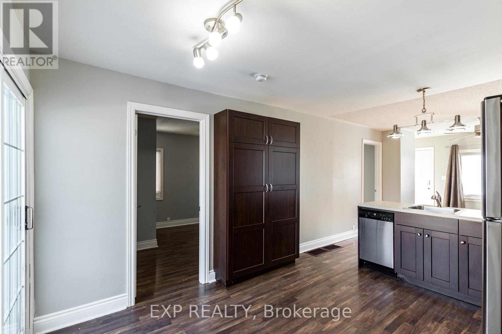 230 Pine Beach Drive, Georgina, Ontario L4P 2V5 - Photo 14 - N12523852