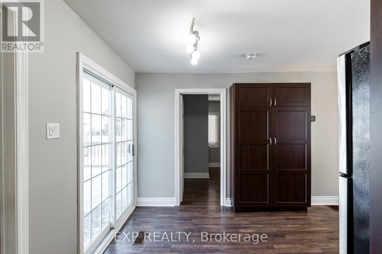 230 Pine Beach Drive, Georgina, Ontario L4P 2V5 - Photo 15 - N12523852