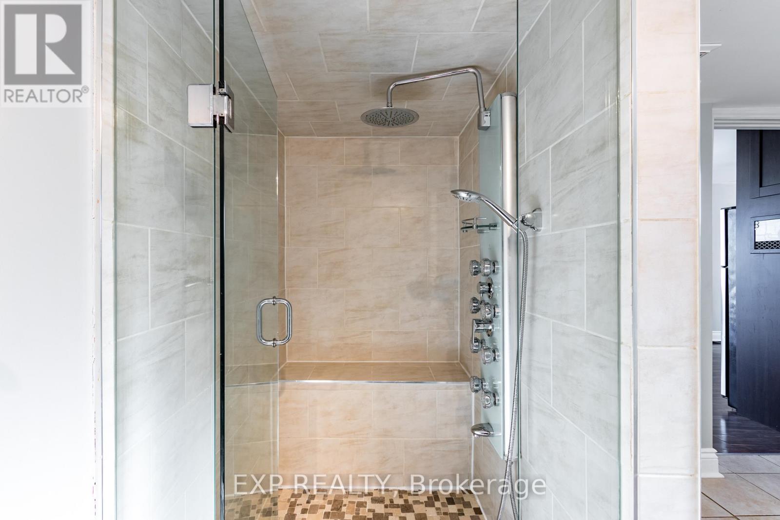 230 Pine Beach Drive, Georgina, Ontario L4P 2V5 - Photo 21 - N12523852