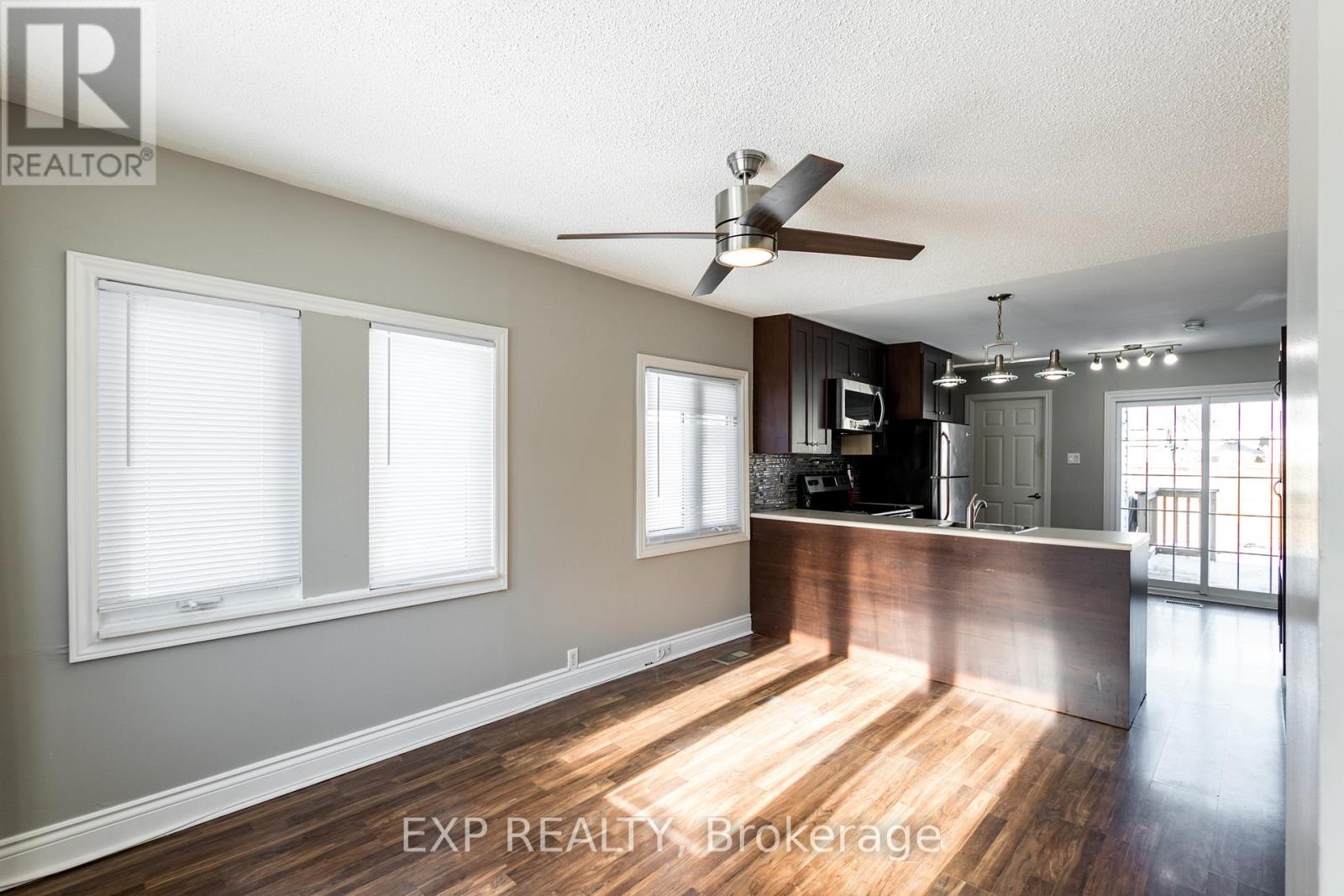 230 Pine Beach Drive, Georgina, Ontario L4P 2V5 - Photo 5 - N12523852