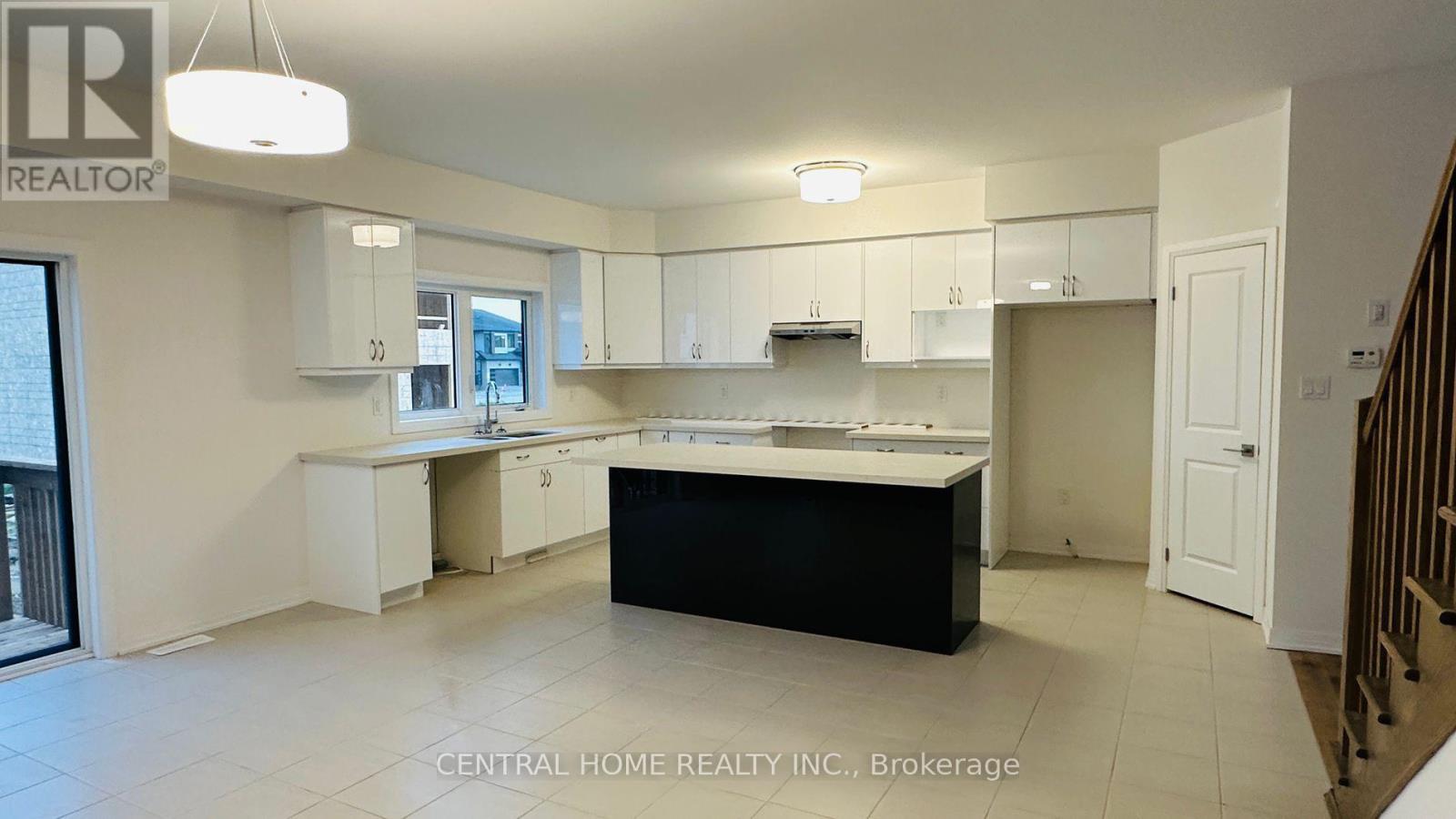 3773 Sunbank Crescent, Severn, Ontario  L3V 6H3 - Photo 3 - S12523854