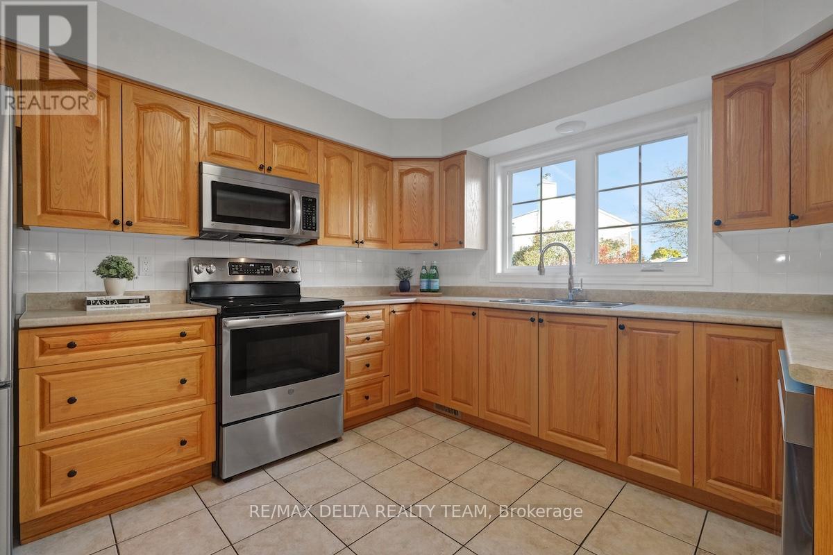 95 Tartan Drive, Ottawa, Ontario K2J 3V6 - Photo 15 - X12524144