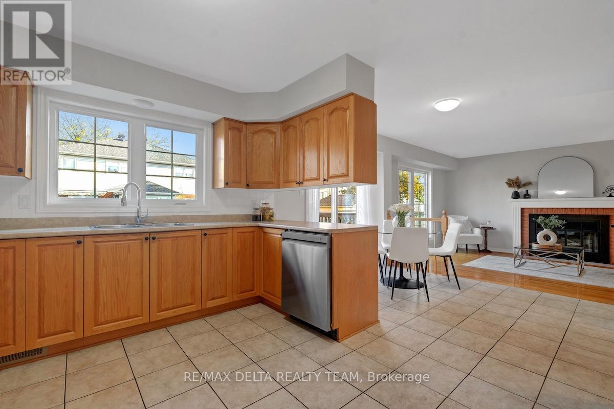 95 Tartan Drive, Ottawa, Ontario K2J 3V6 - Photo 16 - X12524144