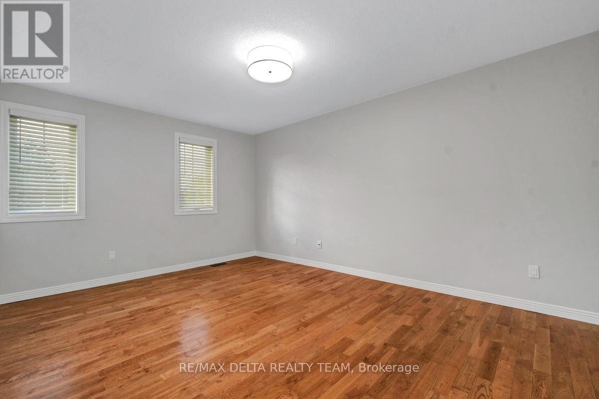 95 Tartan Drive, Ottawa, Ontario K2J 3V6 - Photo 34 - X12524144