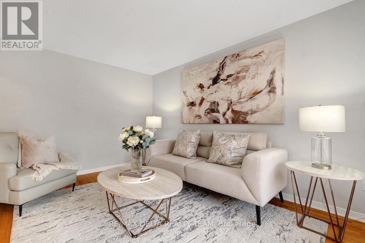 95 Tartan Drive, Ottawa, Ontario K2J 3V6 - Photo 7 - X12524144