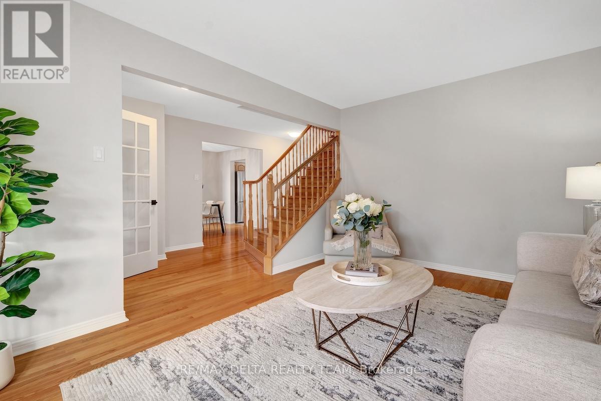 95 Tartan Drive, Ottawa, Ontario K2J 3V6 - Photo 9 - X12524144