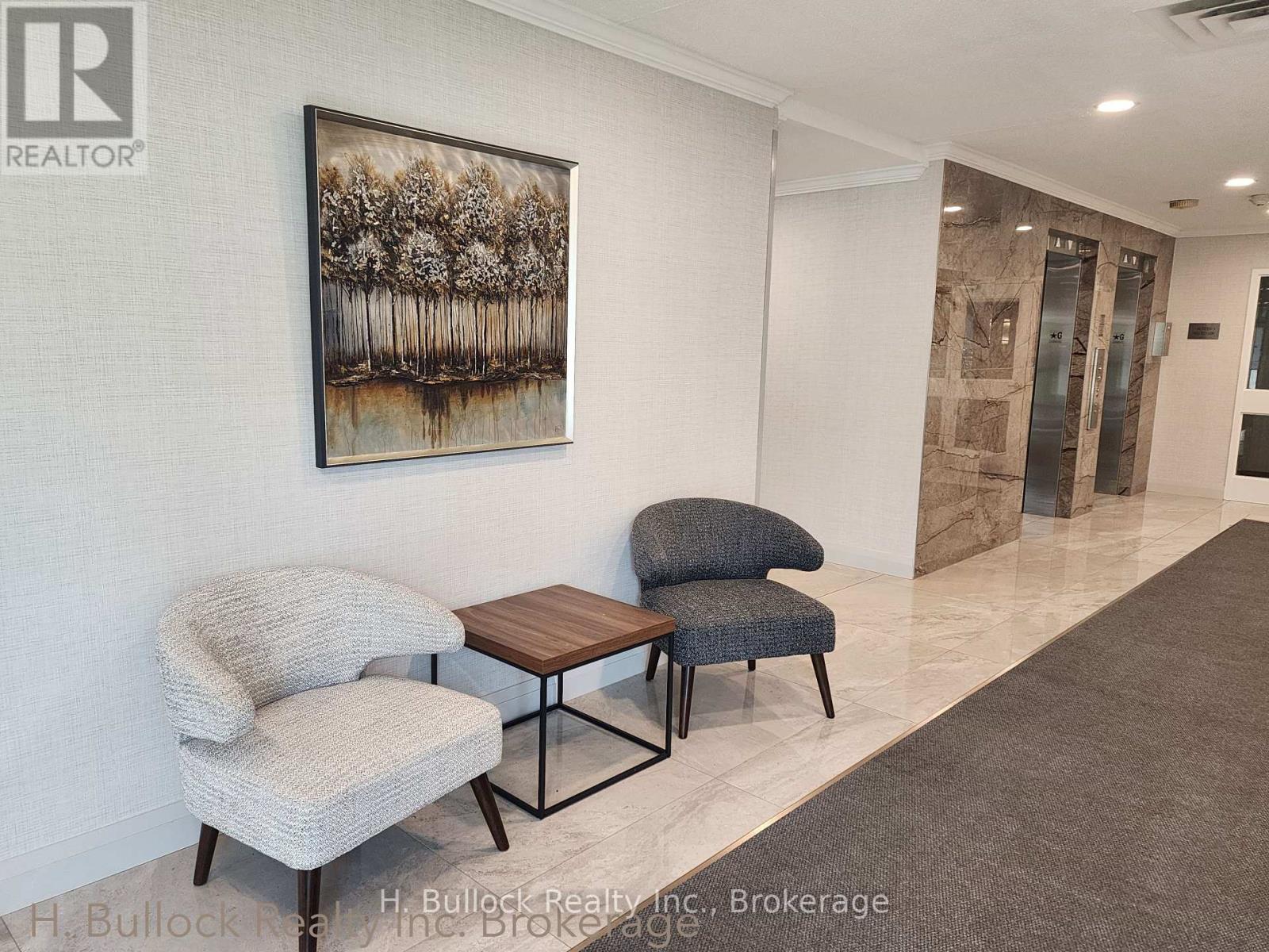 105 - 5090 Pinedale Avenue, Burlington, Ontario L7L 3V8 - Photo 2 - W12524042