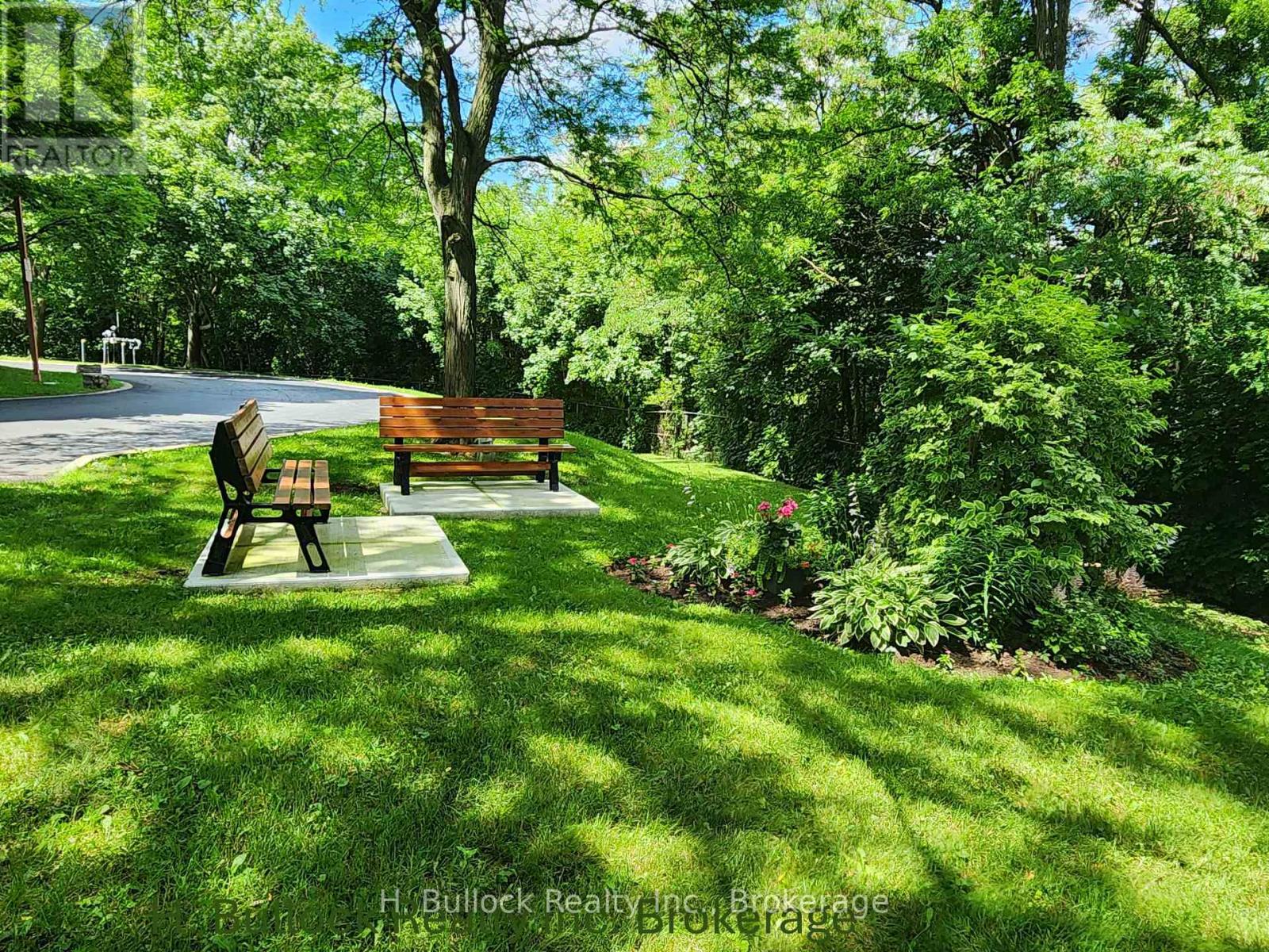 105 - 5090 Pinedale Avenue, Burlington, Ontario L7L 3V8 - Photo 4 - W12524042