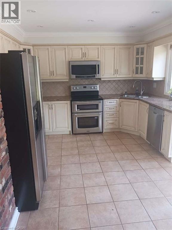 6 Mcarthur Heights, Brampton, Ontario  L6Z 3N3 - Photo 4 - 40786750